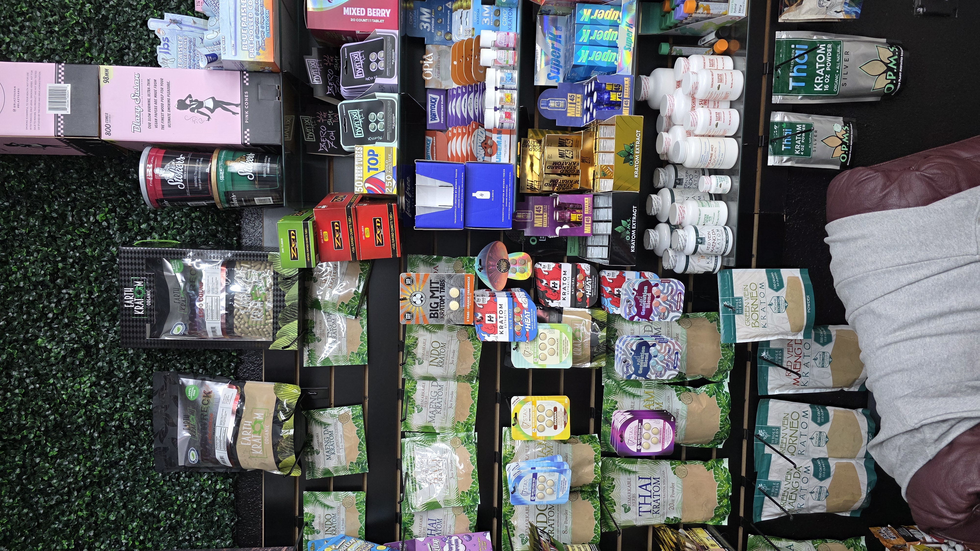 Kratom, CBD and botanical supplement selection